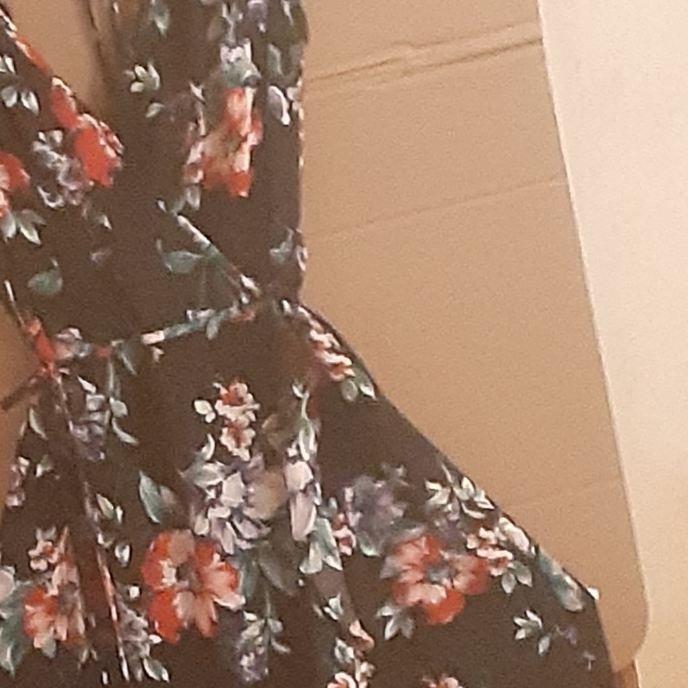DRESS SIZE XS - Picture 3 of 4